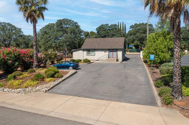 2690 Victor Avenue, Redding, CA 96002