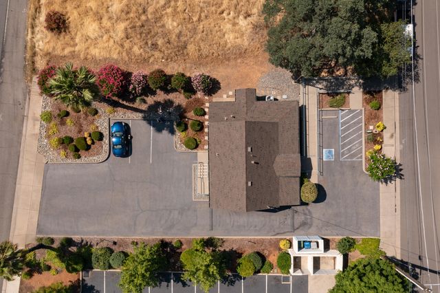 2690 Victor Avenue, Redding, CA 96002