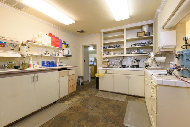 2690 Victor Avenue, Redding, CA 96002