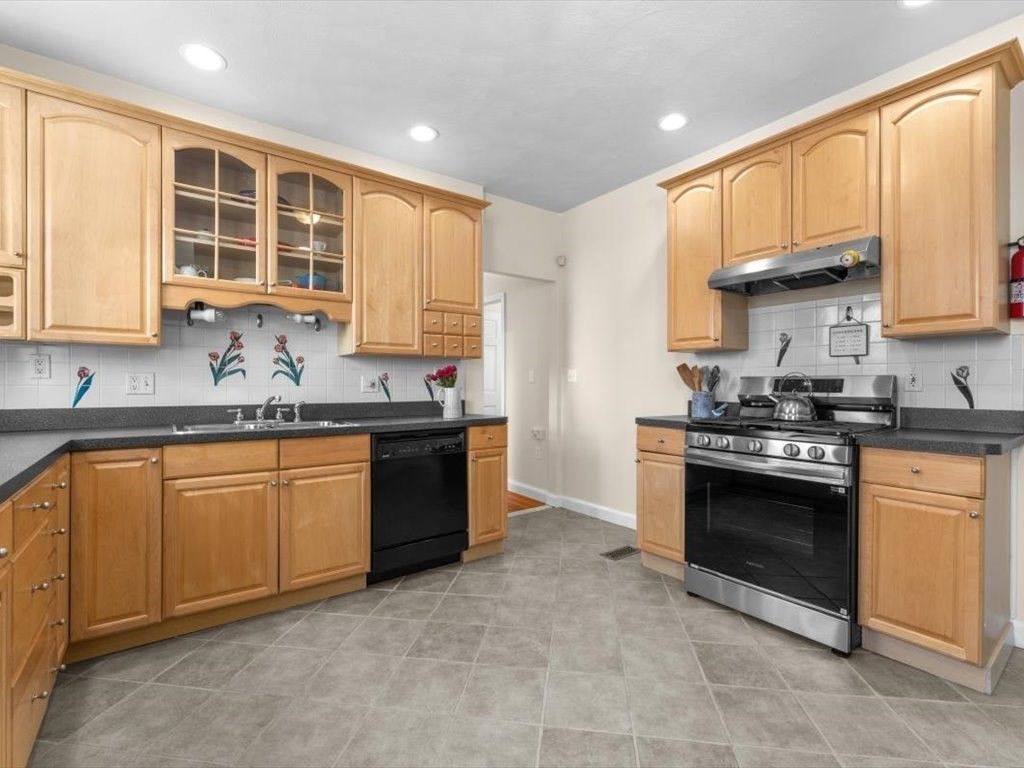 11 Doris St 1, Boston, MA 02125