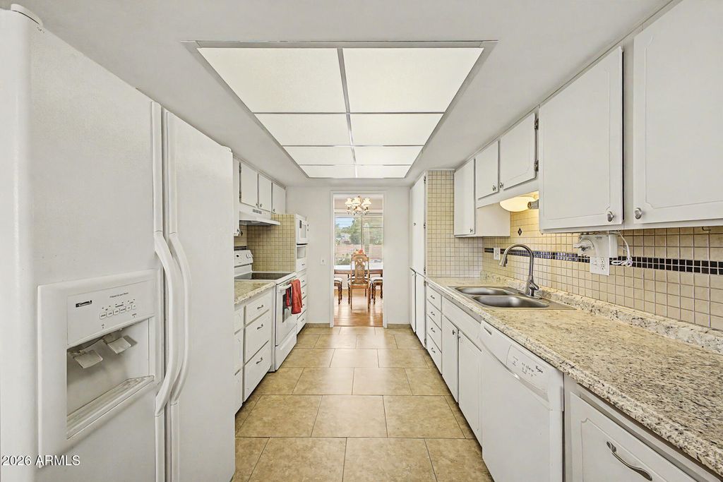 10729 W WEDGEWOOD Drive, Sun City, AZ 85351 — photo 2