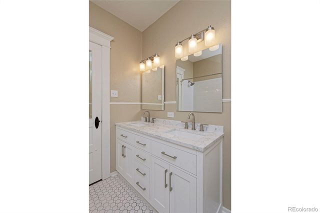 915 N Clarkson Street, Denver, CO 80218