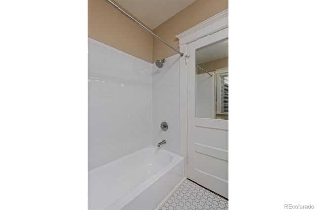 915 N Clarkson Street, Denver, CO 80218