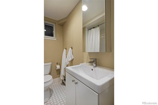 915 N Clarkson Street, Denver, CO 80218