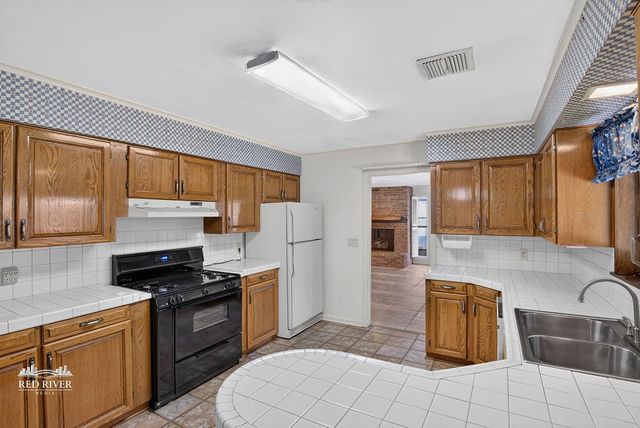 876 River Road, Shreveport, LA 71105
