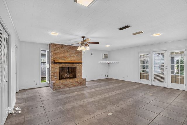 876 River Road, Shreveport, LA 71105