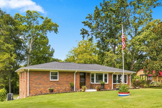 123 Forest Retreat Rd, Hendersonville, TN 37075