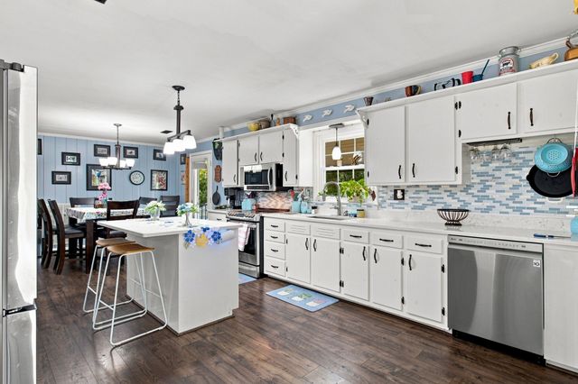 123 Forest Retreat Rd, Hendersonville, TN 37075