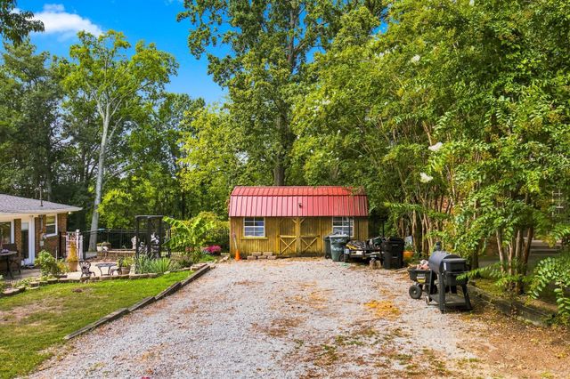 123 Forest Retreat Rd, Hendersonville, TN 37075