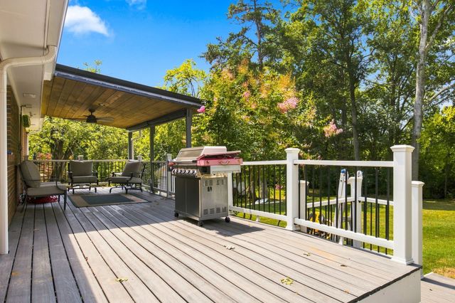 123 Forest Retreat Rd, Hendersonville, TN 37075