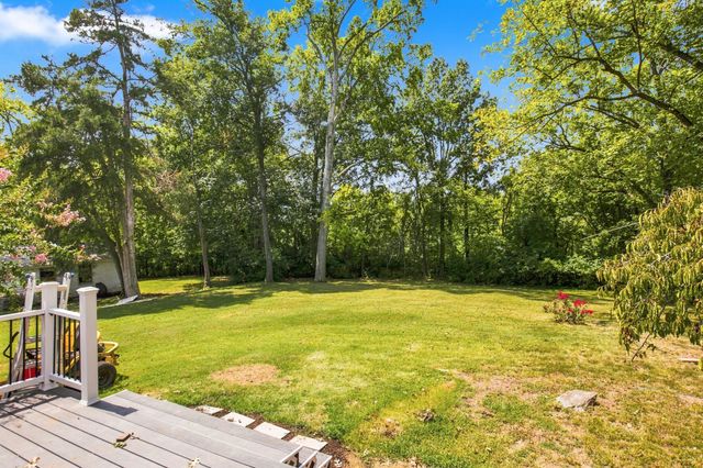 123 Forest Retreat Rd, Hendersonville, TN 37075