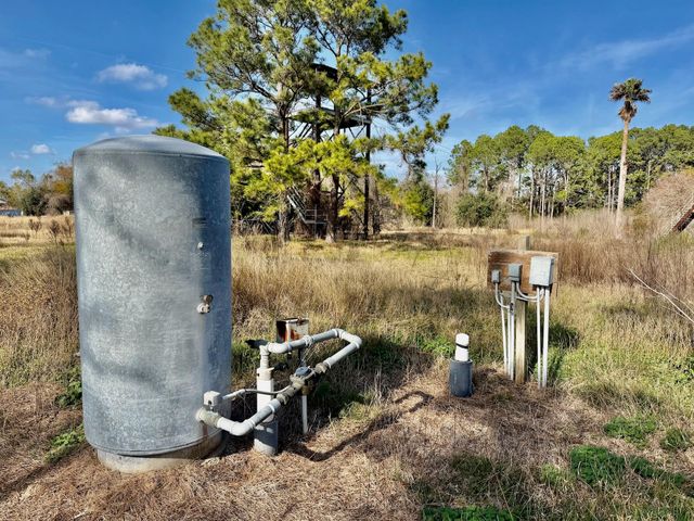 851 County Road 149, Alvin, TX 77511