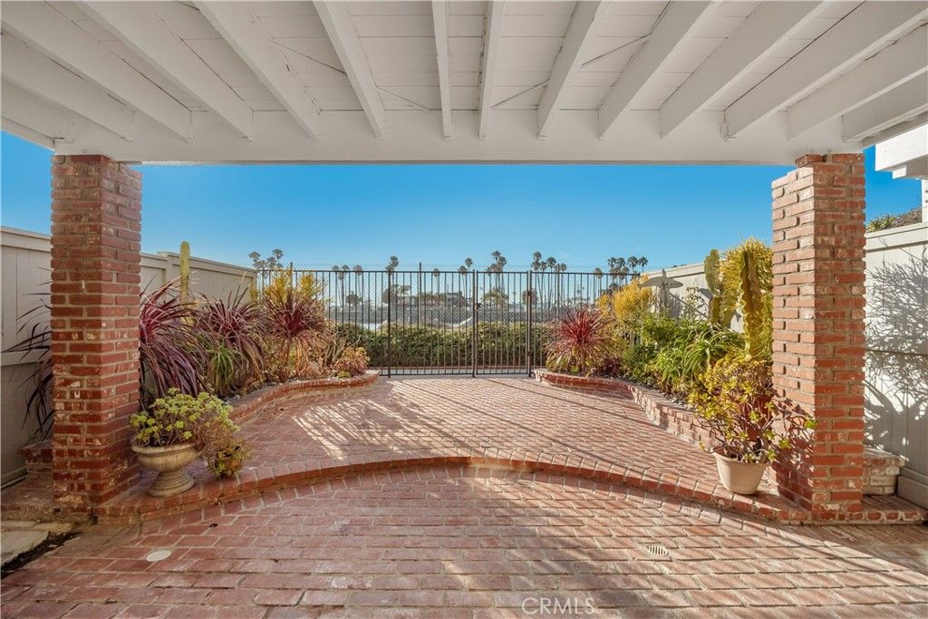 Image 17 of property listing at 341 Regatta Way, Seal Beach, CA 90740