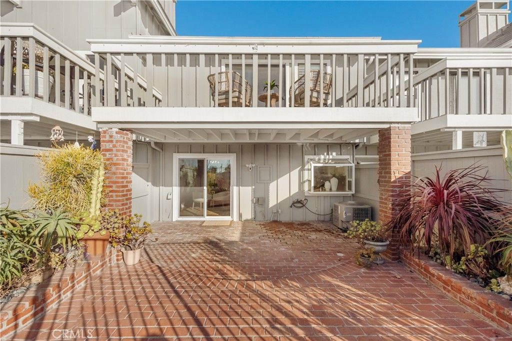 Image 18 of property listing at 341 Regatta Way, Seal Beach, CA 90740