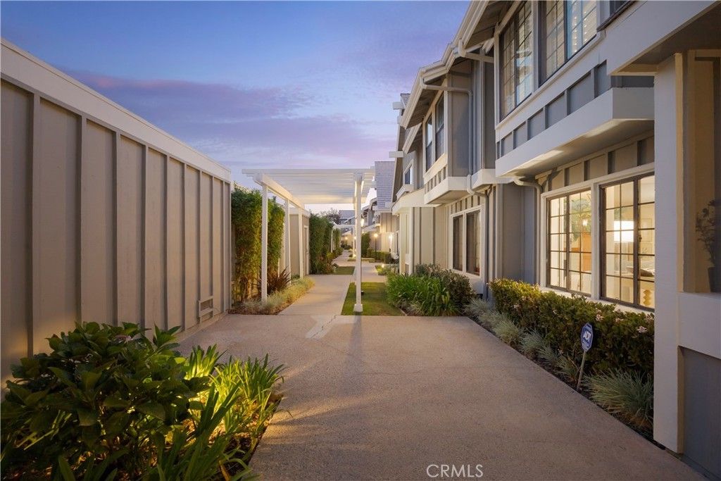 Image 36 of property listing at 341 Regatta Way, Seal Beach, CA 90740