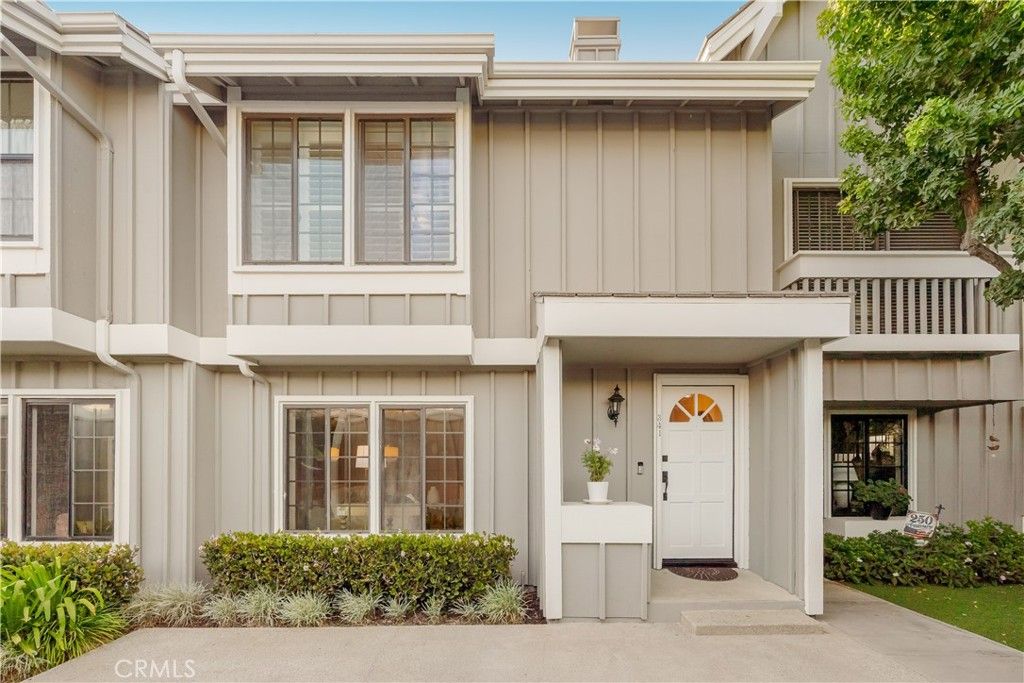 Image 44 of property listing at 341 Regatta Way, Seal Beach, CA 90740