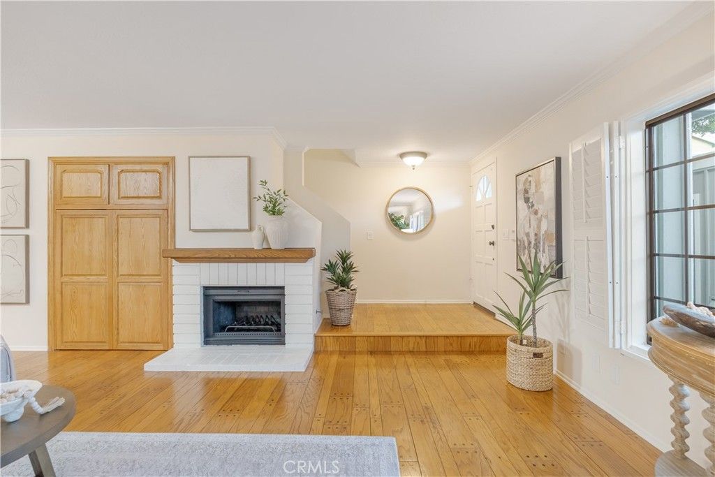 Image 7 of property listing at 341 Regatta Way, Seal Beach, CA 90740