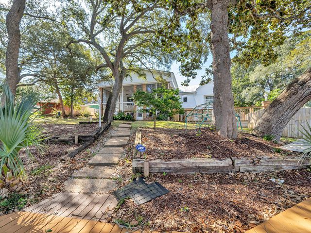 315 NW Vaughan Street, Fort Walton Beach, FL 32548