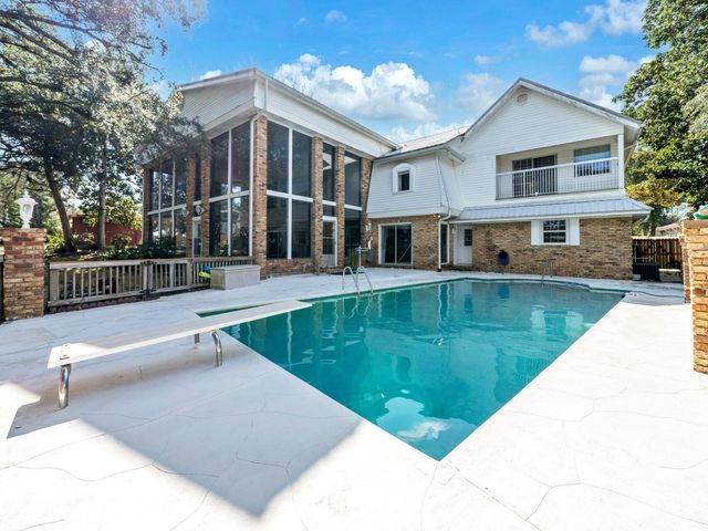 315 NW Vaughan Street, Fort Walton Beach, FL 32548