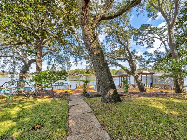 315 NW Vaughan Street, Fort Walton Beach, FL 32548