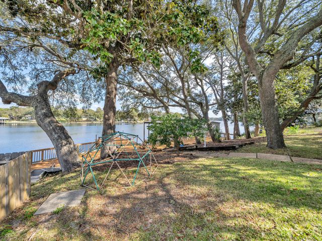 315 NW Vaughan Street, Fort Walton Beach, FL 32548