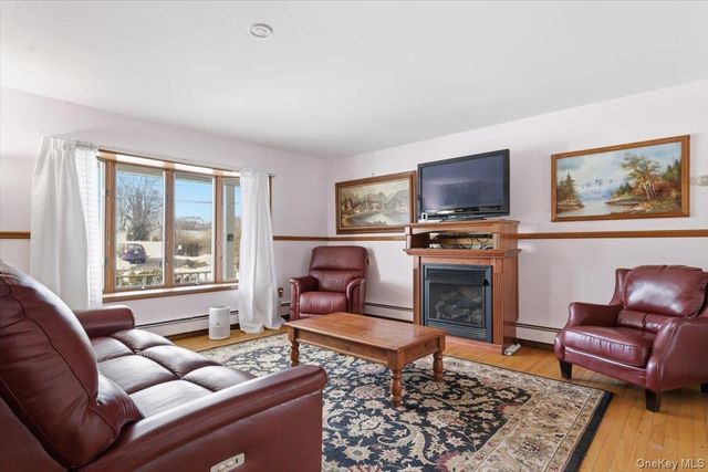 4 Karp Drive, Islip Terrace, NY 11752