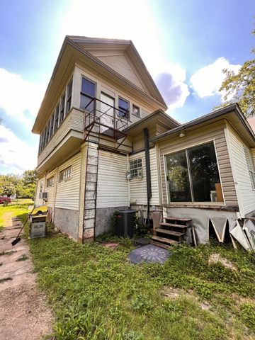 1612 Lagonda Avenue, Fort Worth, TX 76164