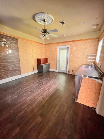 1612 Lagonda Avenue, Fort Worth, TX 76164