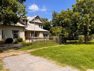1612 Lagonda Avenue, Fort Worth, TX 76164