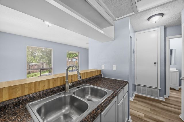 202 Northcrest CIR D, Austin, TX 78752