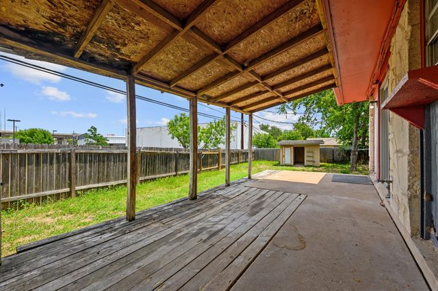 202 Northcrest CIR D, Austin, TX 78752