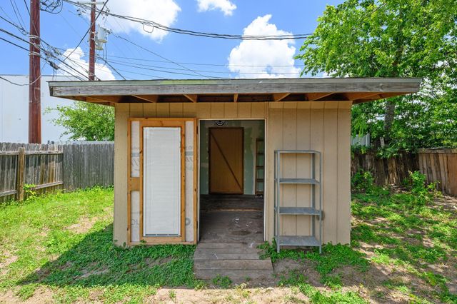 202 Northcrest CIR D, Austin, TX 78752