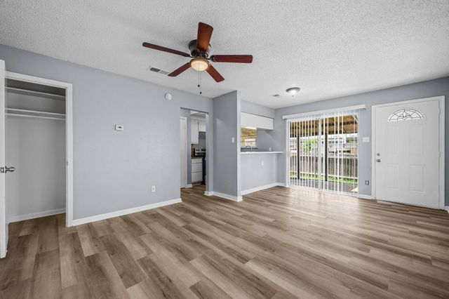 202 Northcrest CIR D, Austin, TX 78752