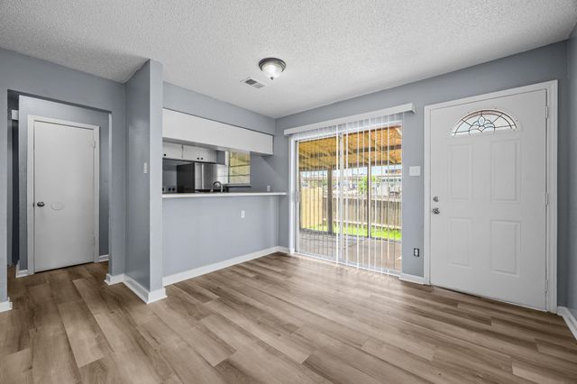 202 Northcrest CIR D, Austin, TX 78752