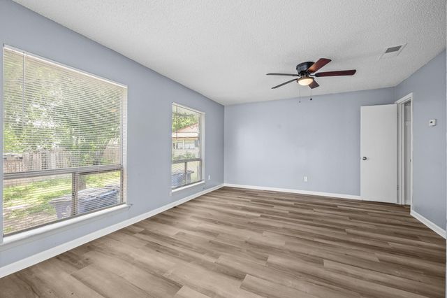 202 Northcrest CIR D, Austin, TX 78752