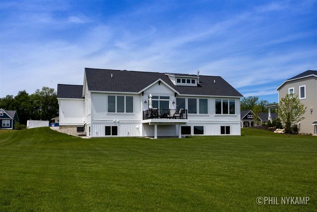 4616 Harkemas Creek Drive, Holland, MI 49424