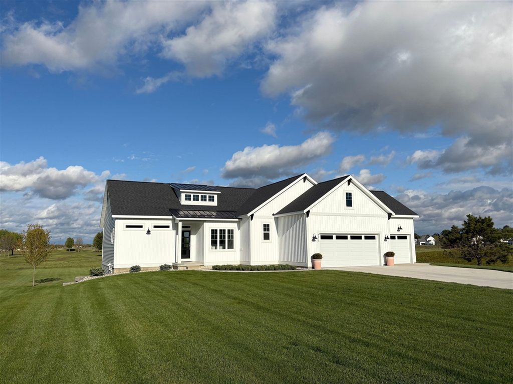 4616 Harkemas Creek Drive, Holland, MI 49424
