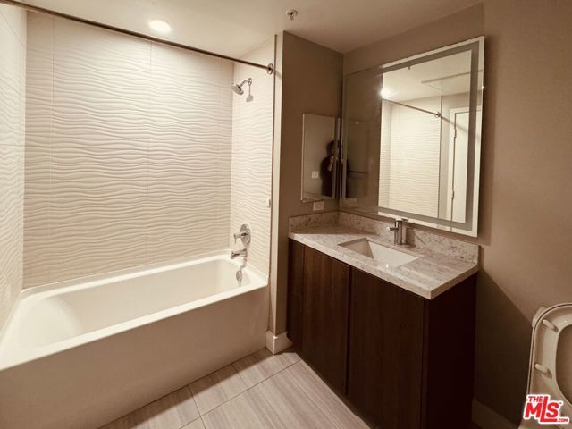 3980 Wilshire Boulevard 726, Los Angeles, CA 90010