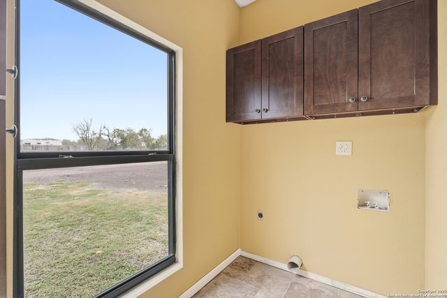 9455 S FOSTER RD, San Antonio, TX 78222