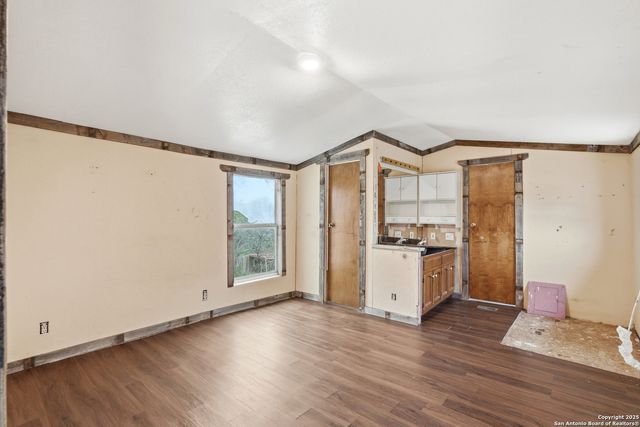 9455 S FOSTER RD, San Antonio, TX 78222