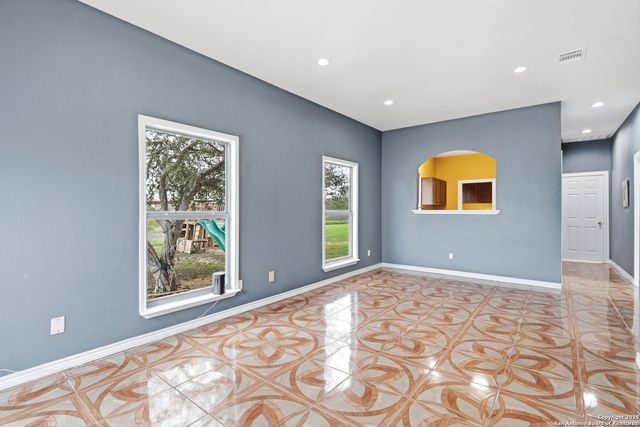 9455 S FOSTER RD, San Antonio, TX 78222