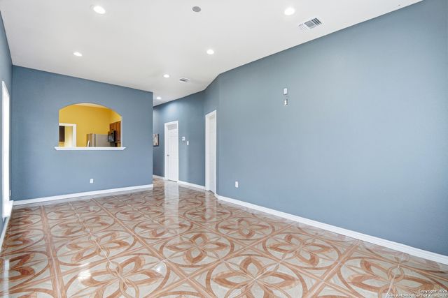 9455 S FOSTER RD, San Antonio, TX 78222