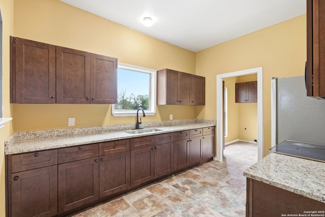 9455 S FOSTER RD, San Antonio, TX 78222