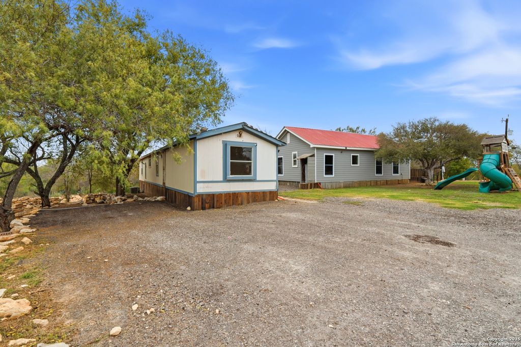 9455 S FOSTER RD, San Antonio, TX 78222