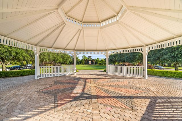 158 Whispering Way, Freeport, FL 32439