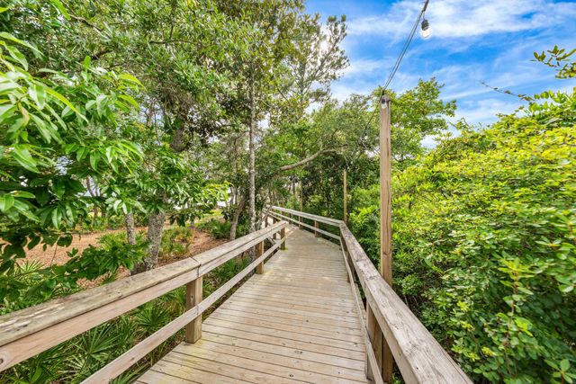 158 Whispering Way, Freeport, FL 32439