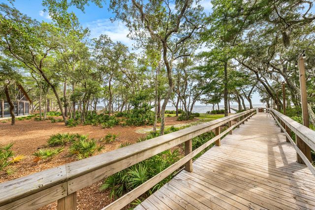 158 Whispering Way, Freeport, FL 32439