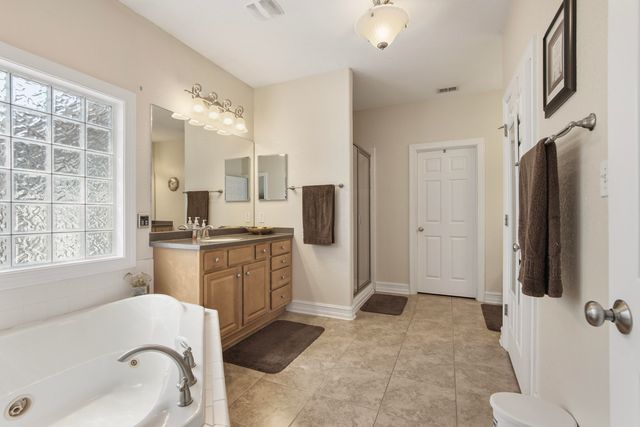 158 Whispering Way, Freeport, FL 32439