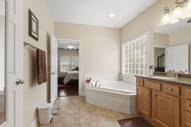 158 Whispering Way, Freeport, FL 32439