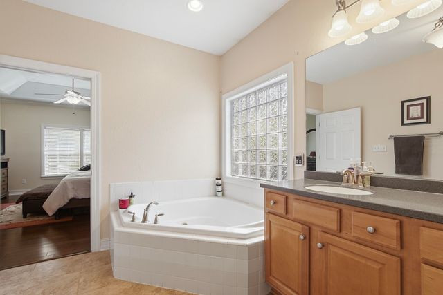 158 Whispering Way, Freeport, FL 32439